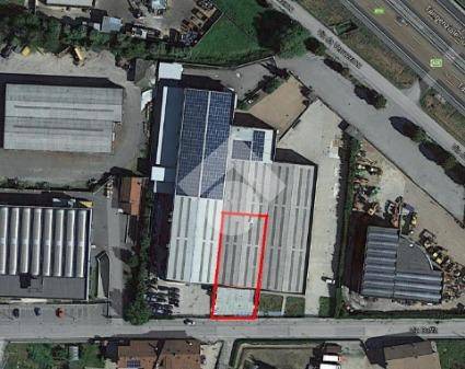 locale commerciale in vendita a Nichelino