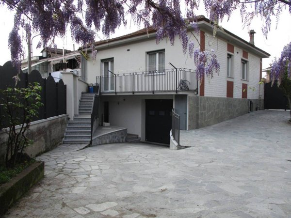 casa indipendente in vendita a Nichelino