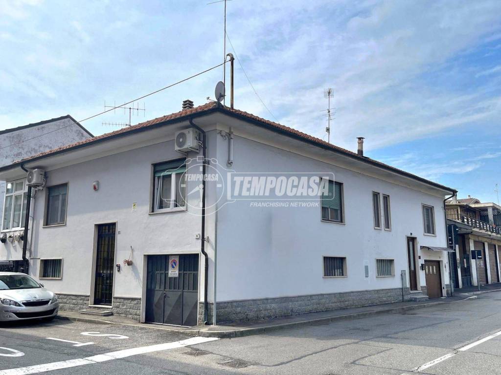 casa indipendente in vendita a Nichelino in zona Crociera