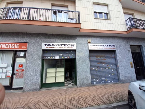 negozio in vendita a Nichelino