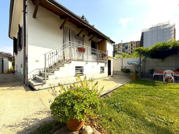 casa indipendente in vendita a Nichelino