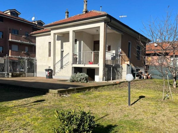 casa indipendente in vendita a Nichelino