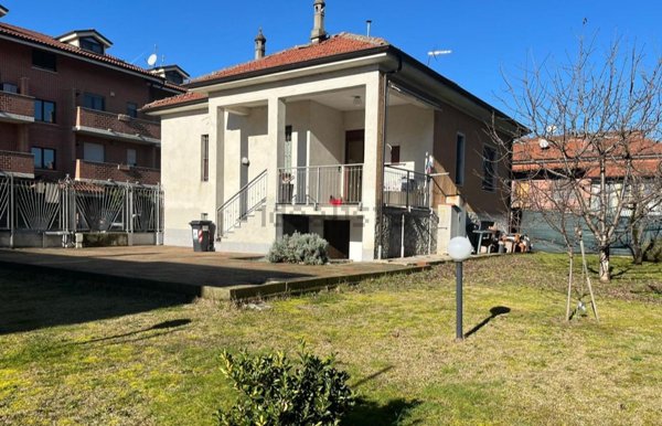 casa indipendente in vendita a Nichelino