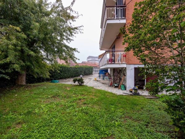 casa indipendente in vendita a Nichelino