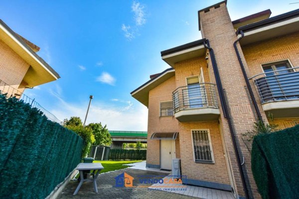 casa indipendente in vendita a Nichelino