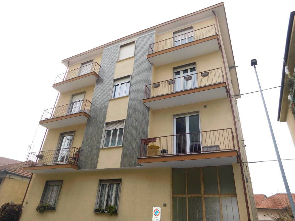 locale di sgombero in vendita a Nichelino