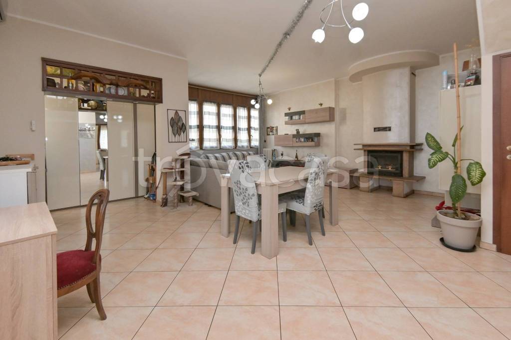 casa indipendente in vendita a Nichelino