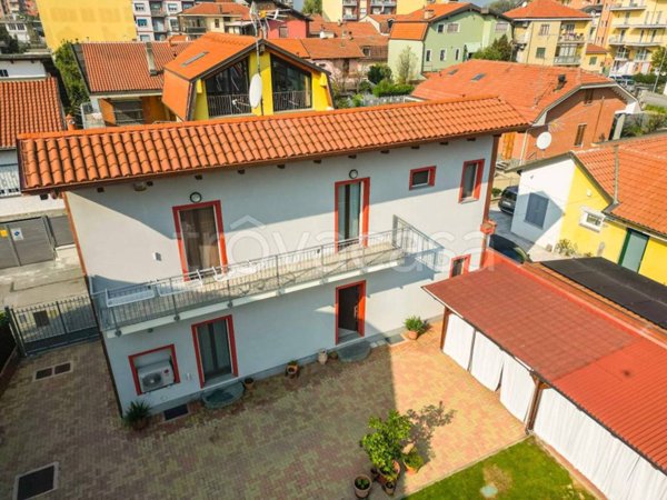 casa indipendente in vendita a Nichelino