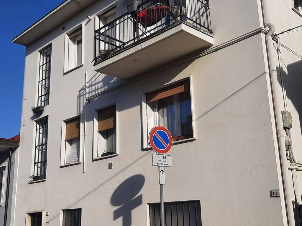 intera palazzina in vendita a Nichelino