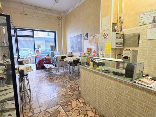 negozio in vendita a Nichelino