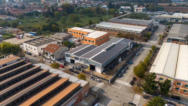 locale commerciale in vendita a Nichelino