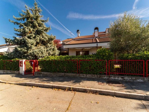 casa indipendente in vendita a Nichelino
