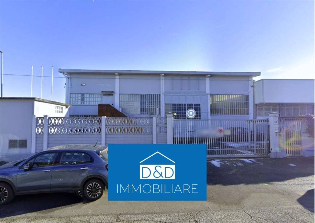 locale commerciale in vendita a Nichelino