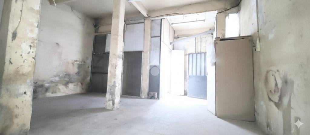 locale commerciale in vendita a Nichelino