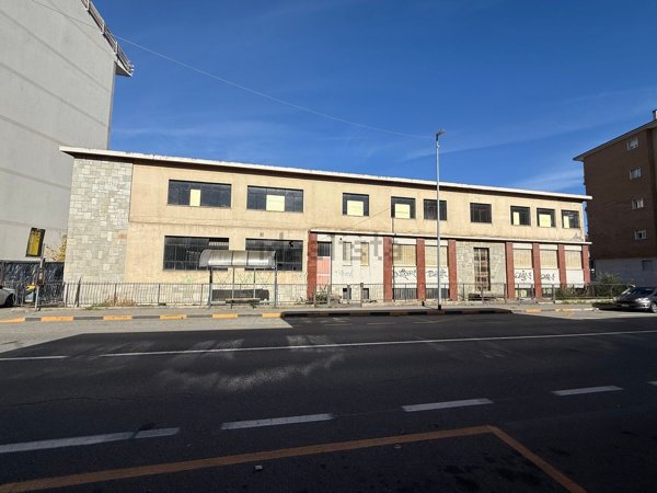 locale di sgombero in vendita a Nichelino in zona Crociera
