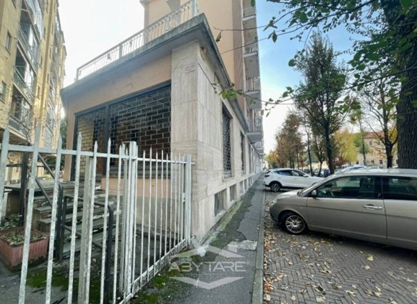 negozio in vendita a Nichelino