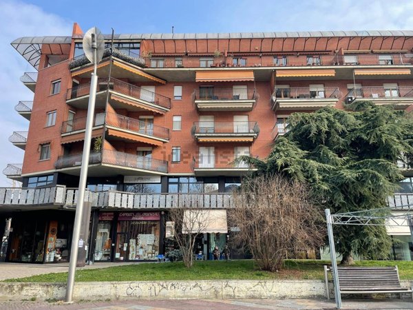 locale commerciale in vendita a Nichelino