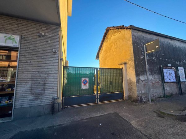 locale di sgombero in vendita a Nichelino