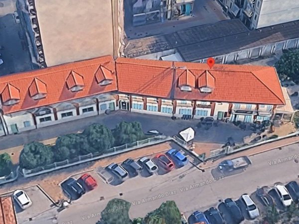 locale commerciale in vendita a Nichelino