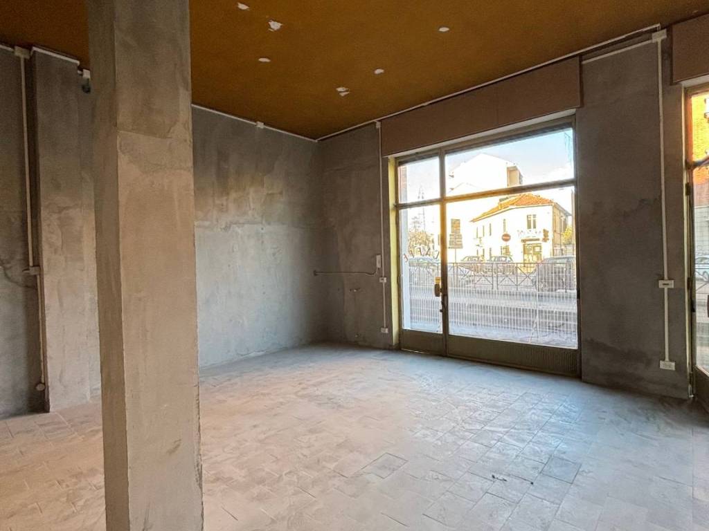 negozio in vendita a Nichelino