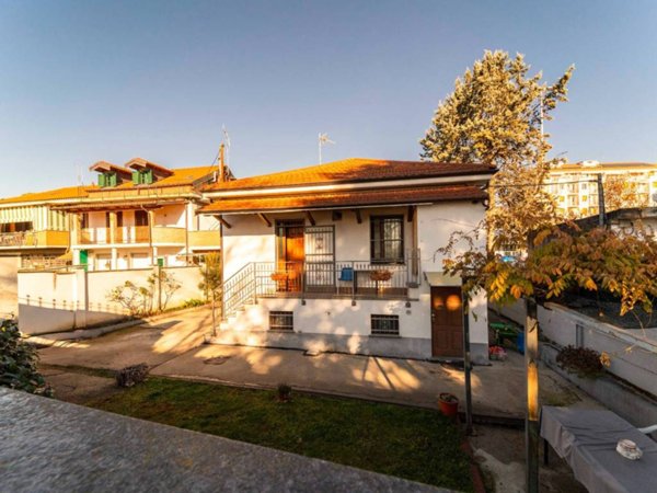 casa indipendente in vendita a Nichelino