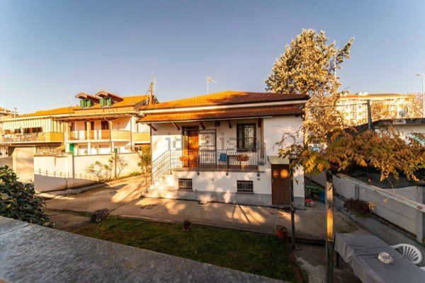 casa indipendente in vendita a Nichelino