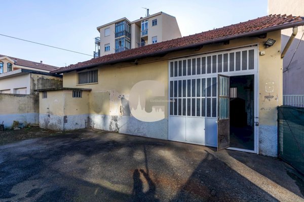 locale commerciale in vendita a Nichelino