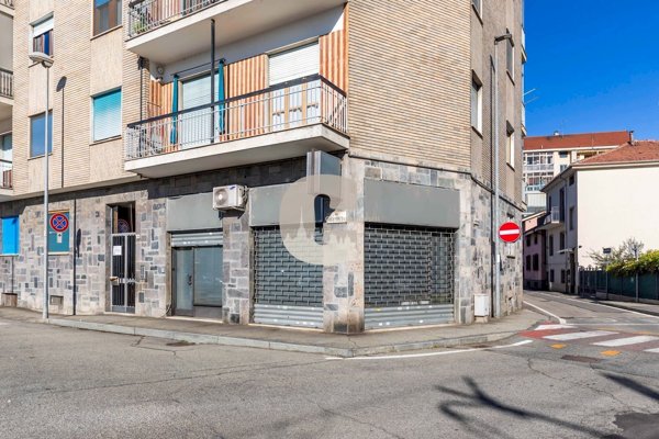 locale commerciale in vendita a Nichelino