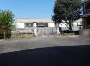 capannone in vendita a Nichelino