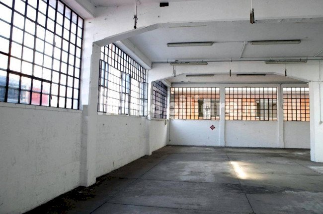 capannone in vendita a Nichelino