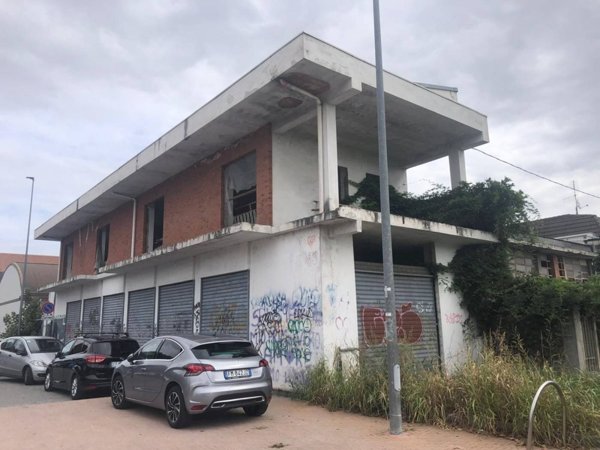 locale di sgombero in vendita a Nichelino