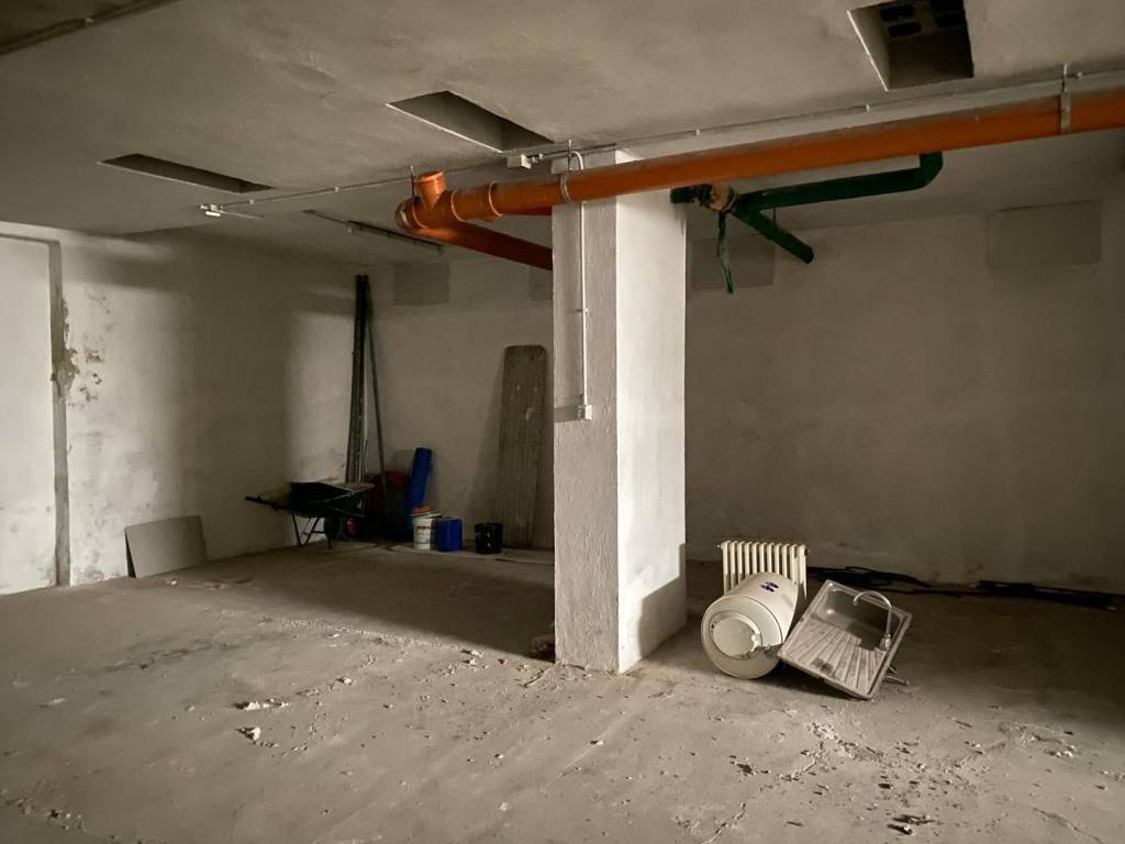 locale commerciale in vendita a Nichelino