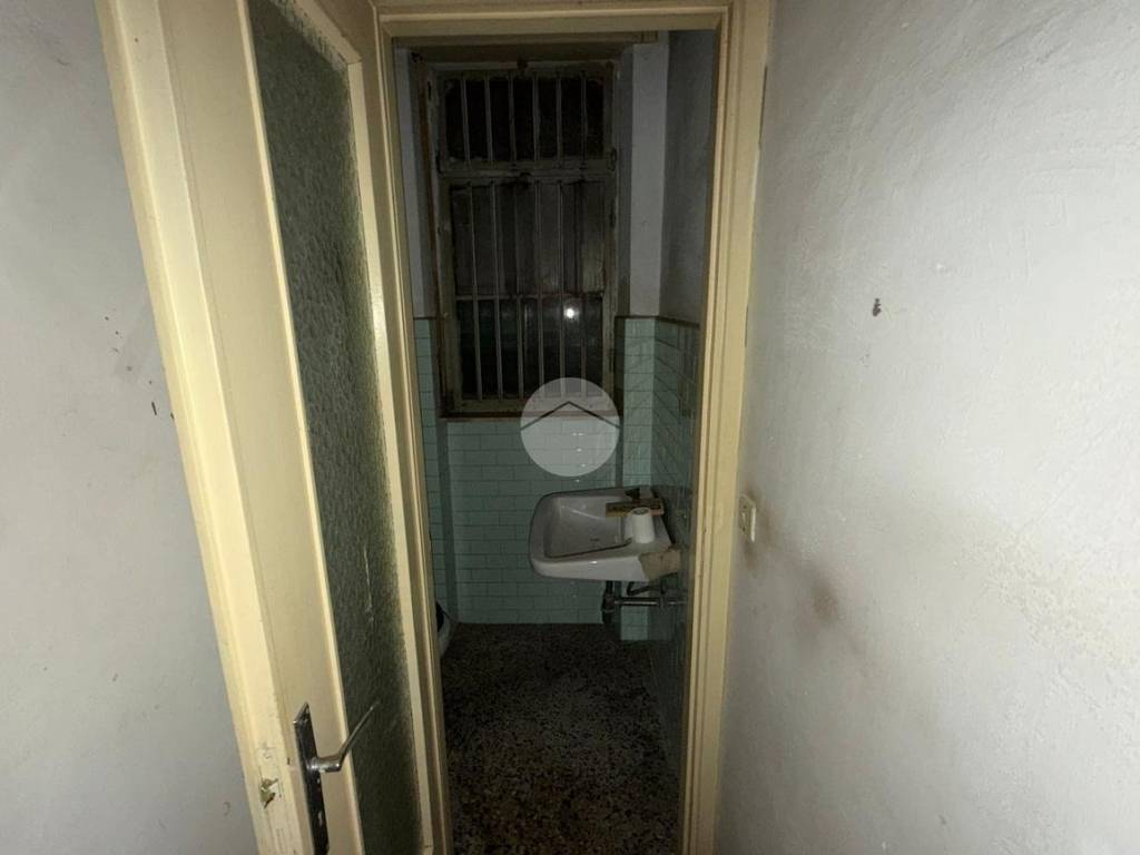 negozio in vendita a Nichelino