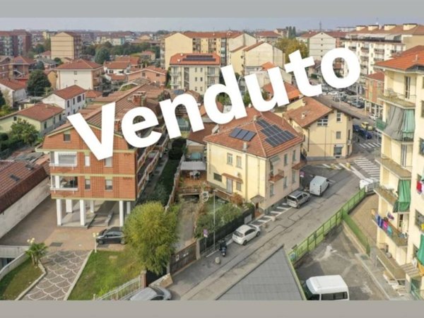 casa indipendente in vendita a Nichelino