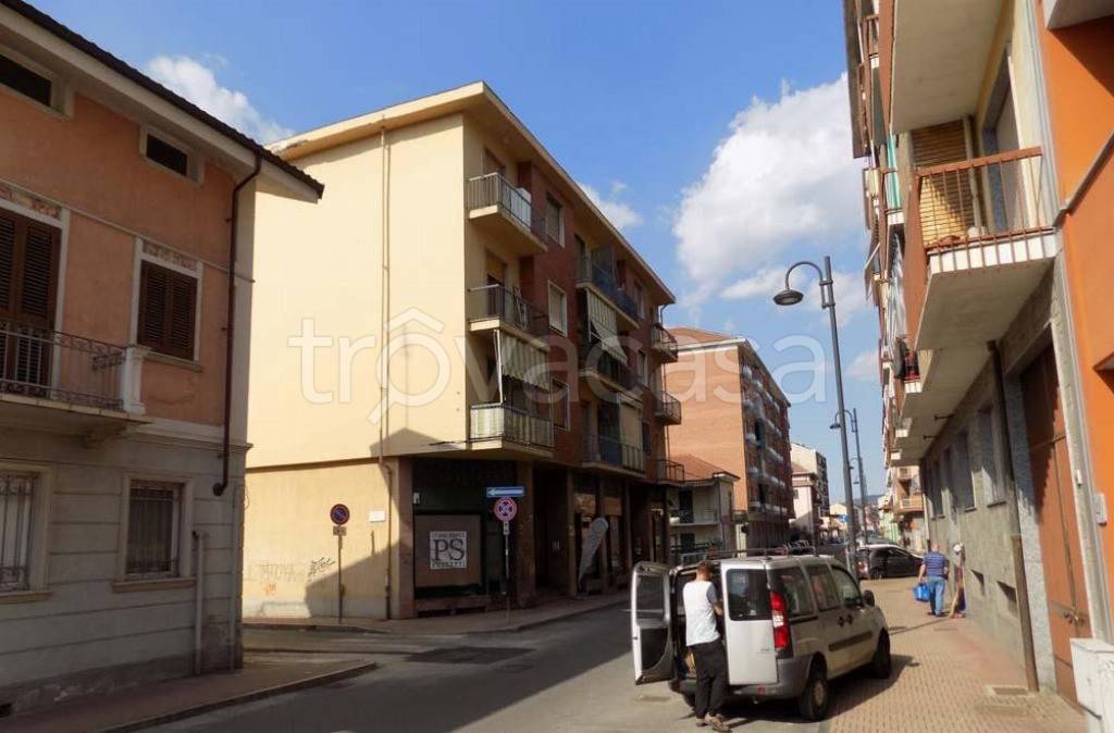 negozio in vendita a Nichelino