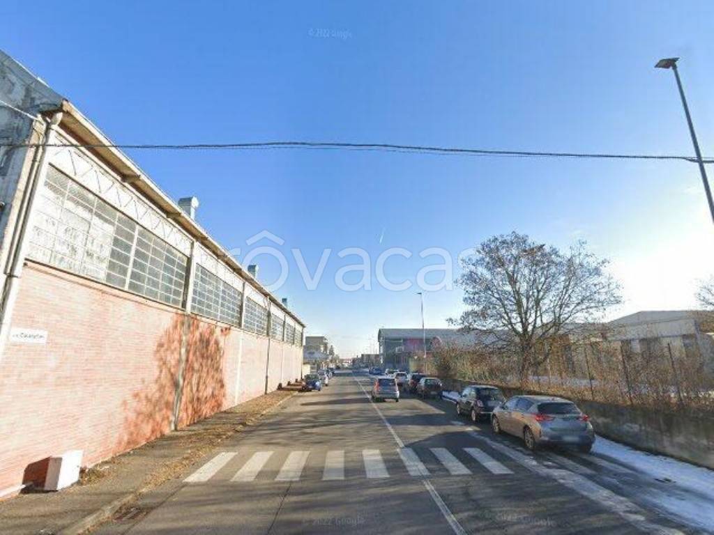 locale commerciale in vendita a Nichelino