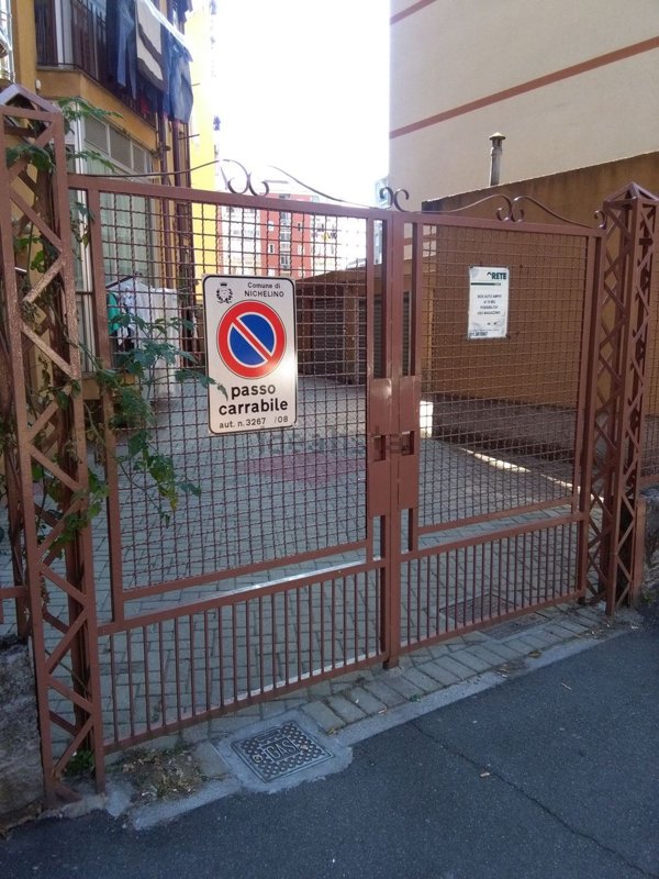 locale di sgombero in vendita a Nichelino