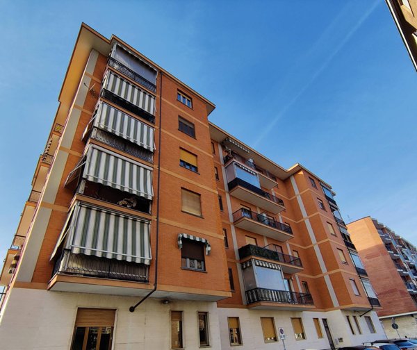 appartamento in vendita a Nichelino in zona Crociera