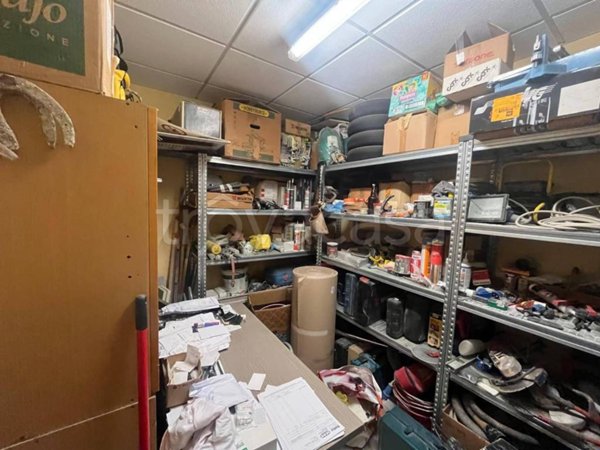 locale commerciale in vendita a Nichelino