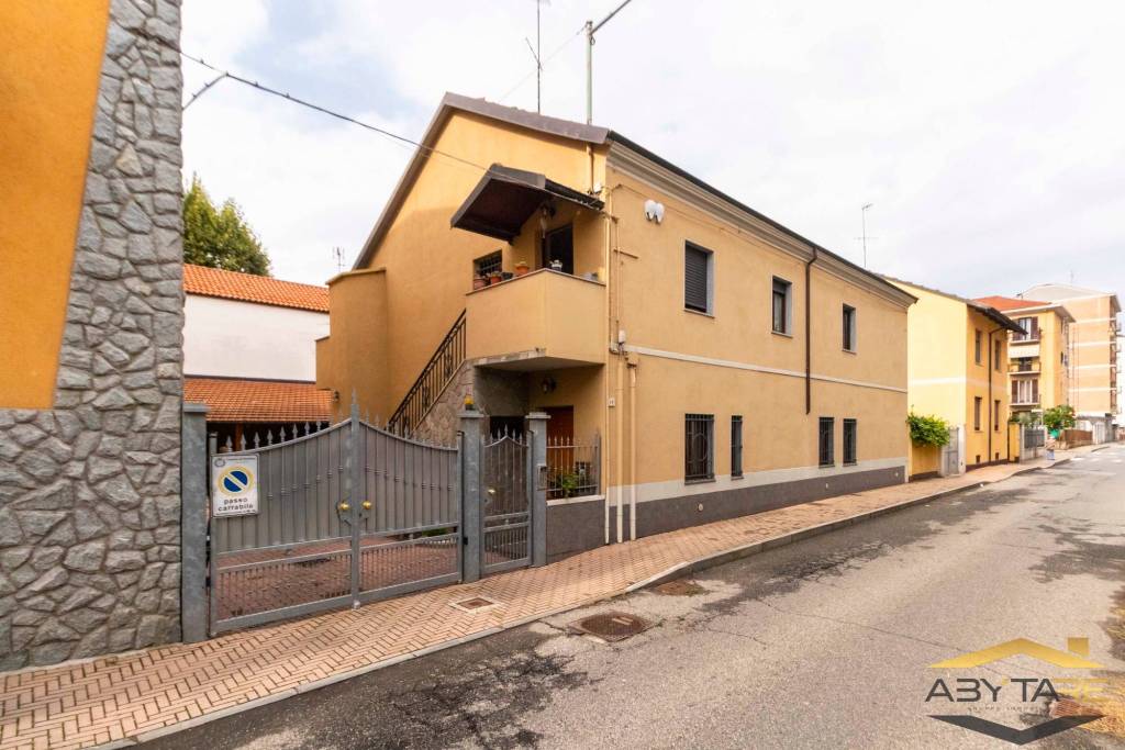 casa indipendente in vendita a Nichelino
