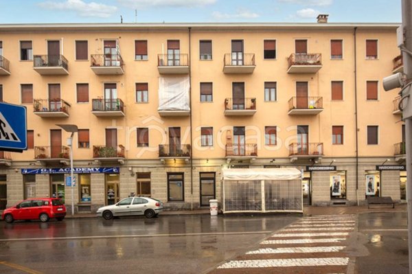 negozio in vendita a Nichelino