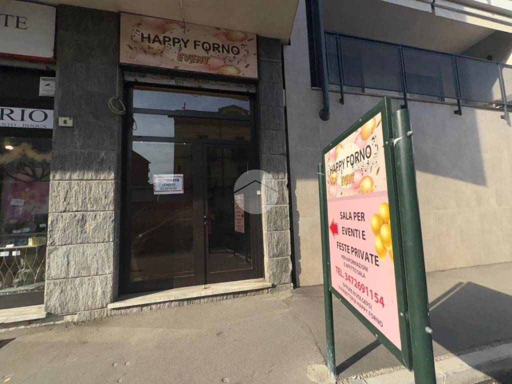 negozio in vendita a Nichelino in zona Crociera