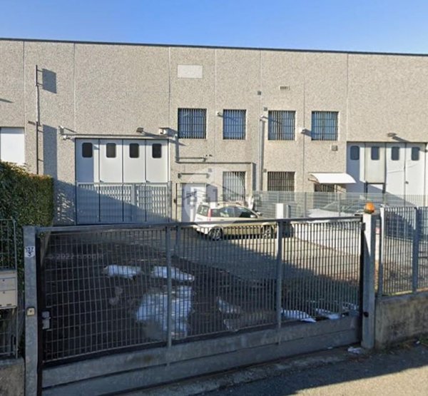 capannone in vendita a Nichelino