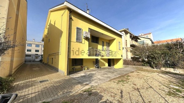 casa indipendente in vendita a Nichelino