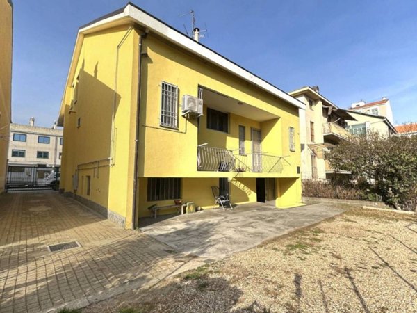 casa indipendente in vendita a Nichelino