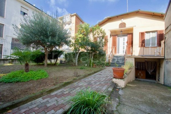 casa indipendente in vendita a Nichelino in zona Crociera