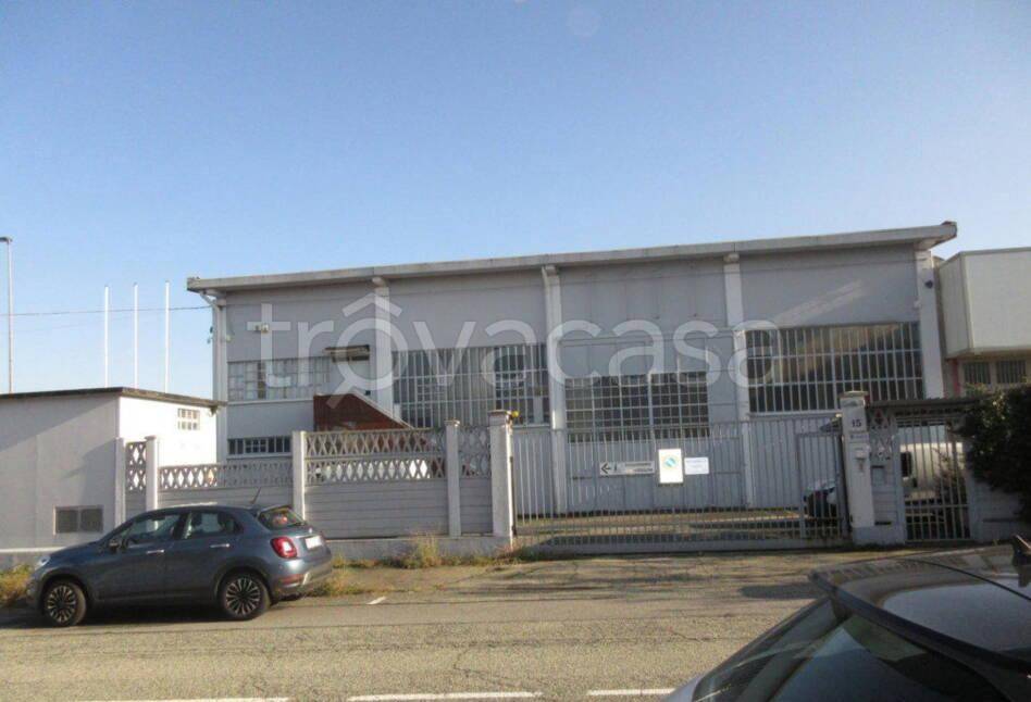 locale commerciale in vendita a Nichelino