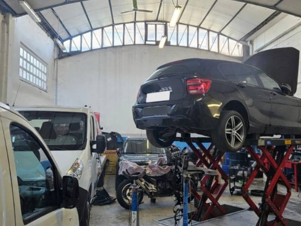 locale commerciale in vendita a Nichelino