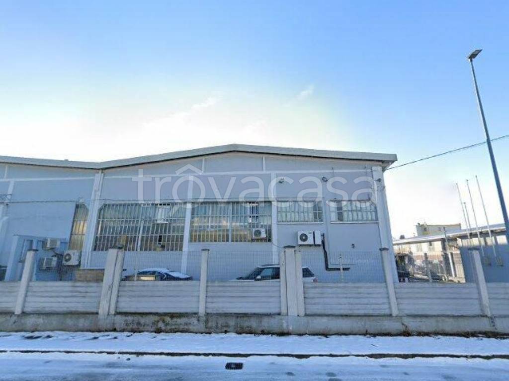 capannone in vendita a Nichelino