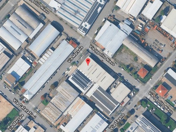 capannone in vendita a Nichelino